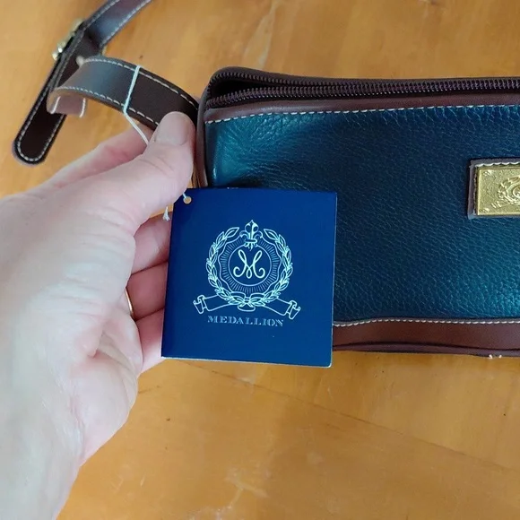 Nwt Vintage Medallion Navy and Brown Leather Crossbody Purse - Picture 5 of 12